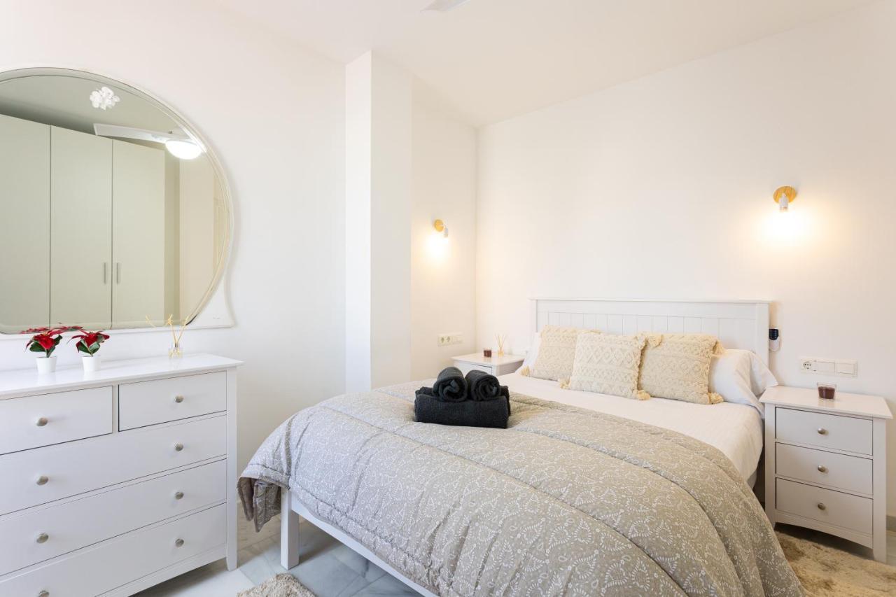 Holidays2Malaga Montesa 700M From The Beach Rooftop Terrace المظهر الخارجي الصورة